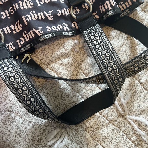 L.A.M.B. Gwen Stefani Lesportsac Tote Bag with Charm - Picture 3 of 7